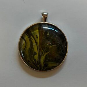Handcrafted Green Swirl Round Pendant Necklace - Women Jewelry